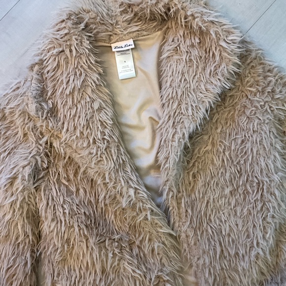 Little Lass Faux Fur Jacket in Tan NWOT‎ - Picture 2 of 4